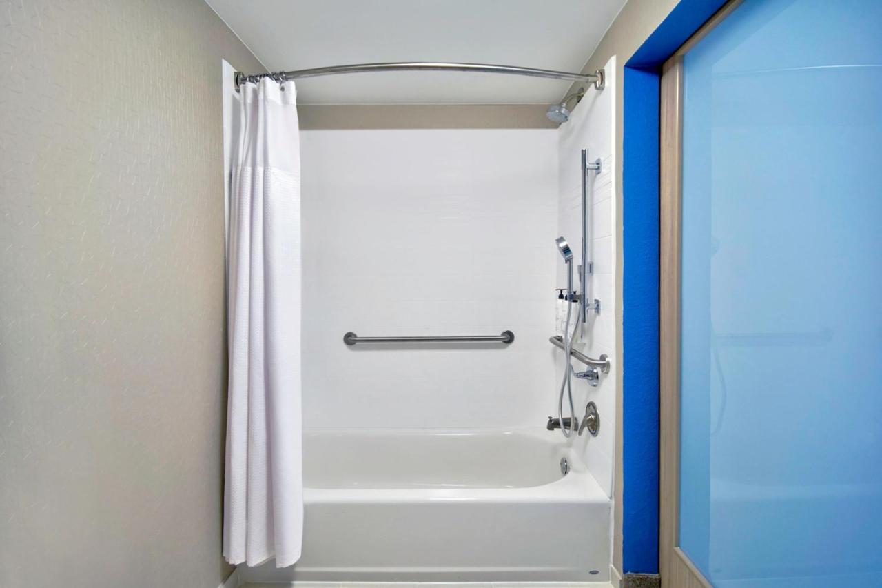Springhill Suites Erie Kearsarge Exterior foto