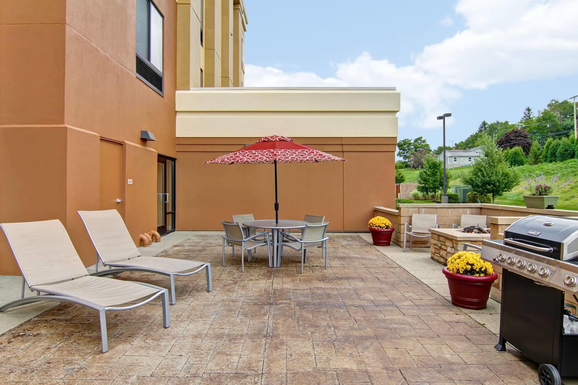 Springhill Suites Erie Kearsarge Exterior foto